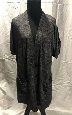 Torrid size 1 black/white long rayon cardigan short sleeve w/pockets